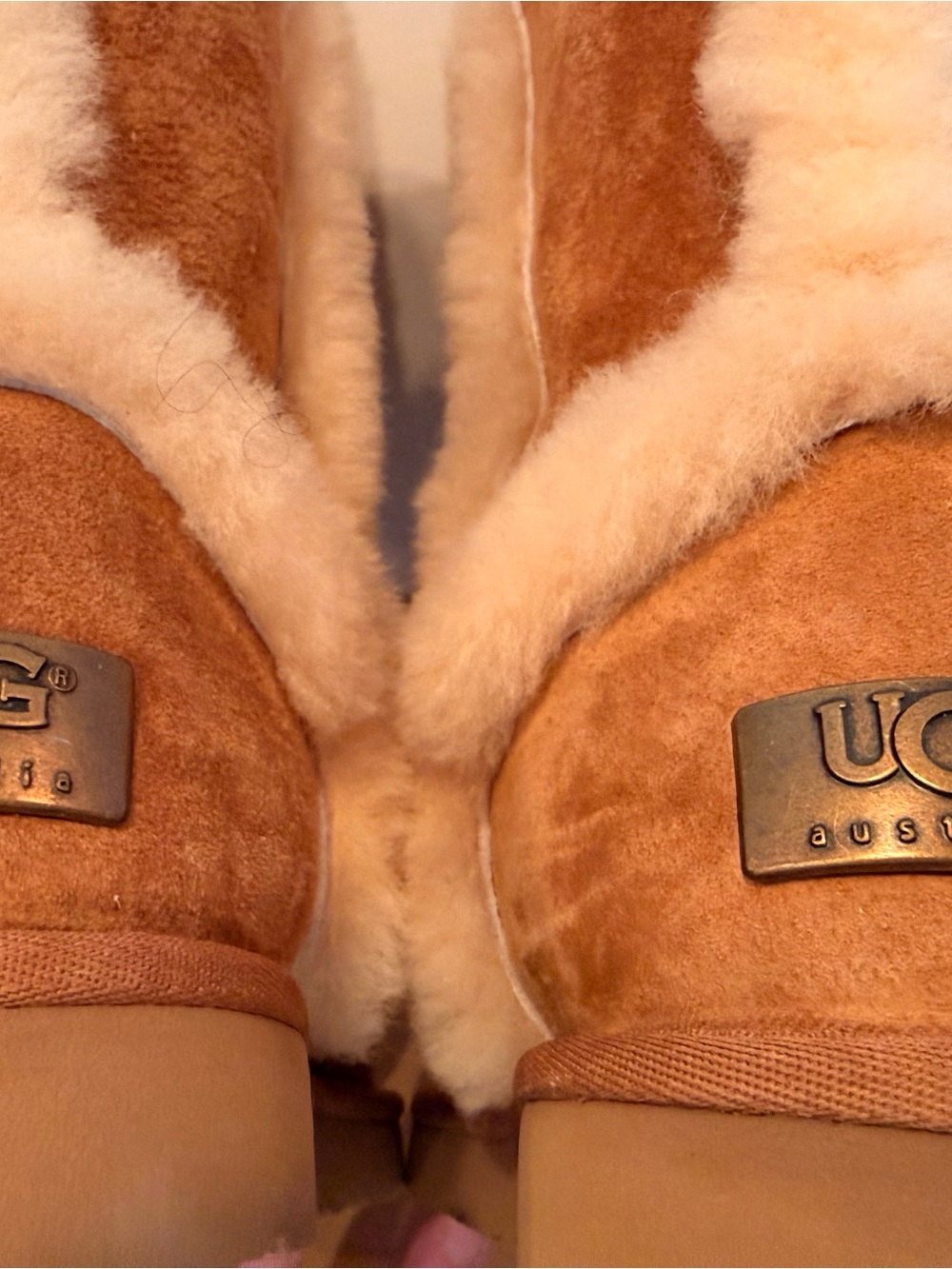 UGG Carter Suede Shearling Boots- NEVER WORN - Picture 5 of 8